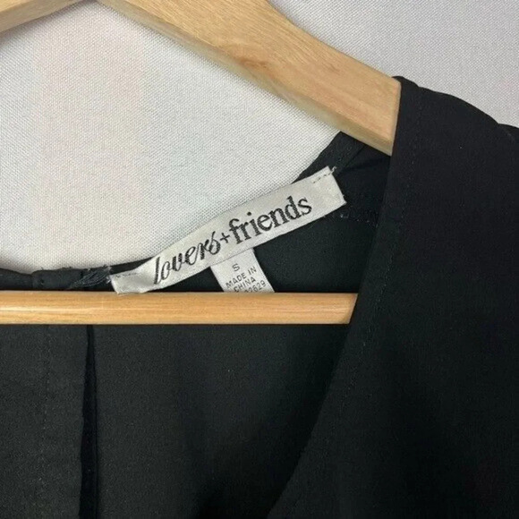 Lovers + Friends Black Button Back Short Ruffle Sleeve Blouse S - Picture 3 of 4